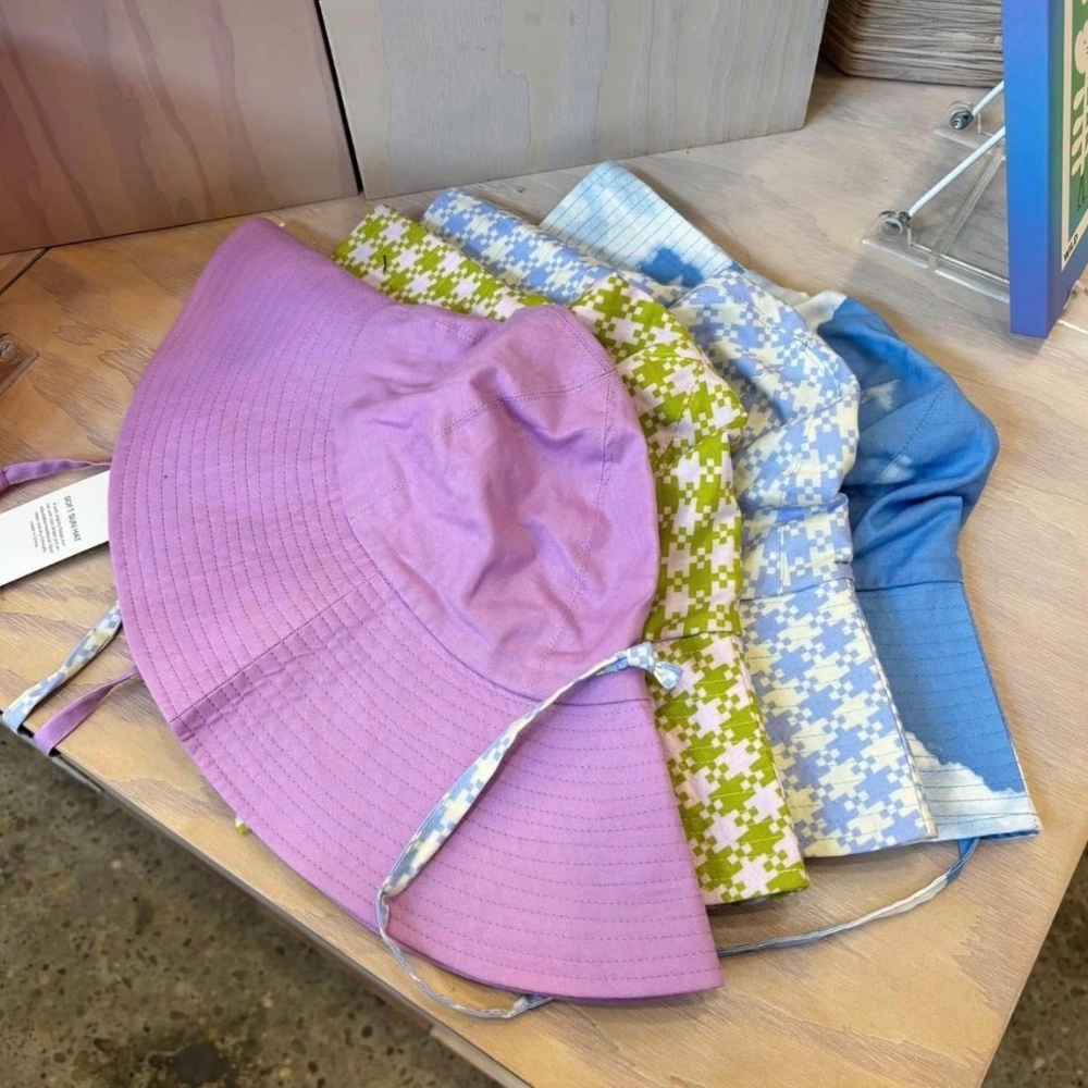 ISO BAGGU SUNHATS. Soft and packable